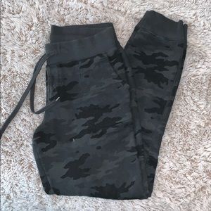 Uniqlo Camo Sweatpants